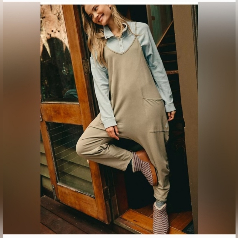NWT FP Movement Hot Shot Onesie in Sage Stone - Picture 3 of 7